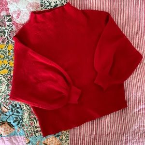 Line & Dot ballon sleeve red sweater